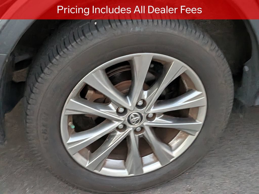 Used 2018 Toyota RAV4 Limited FWD image 9