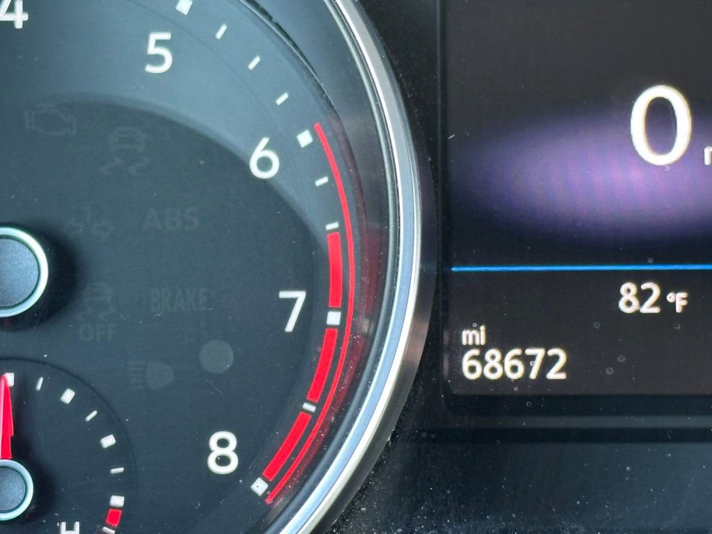 Used 2019 Volkswagen Tiguan SE FWD image 18