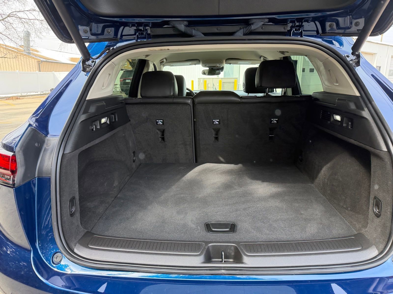 Used 2023 Buick Envision Essence image 34