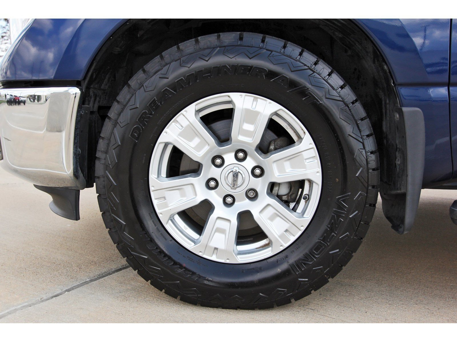 Used 2018 Nissan Titan SV AWD/4WD image 34