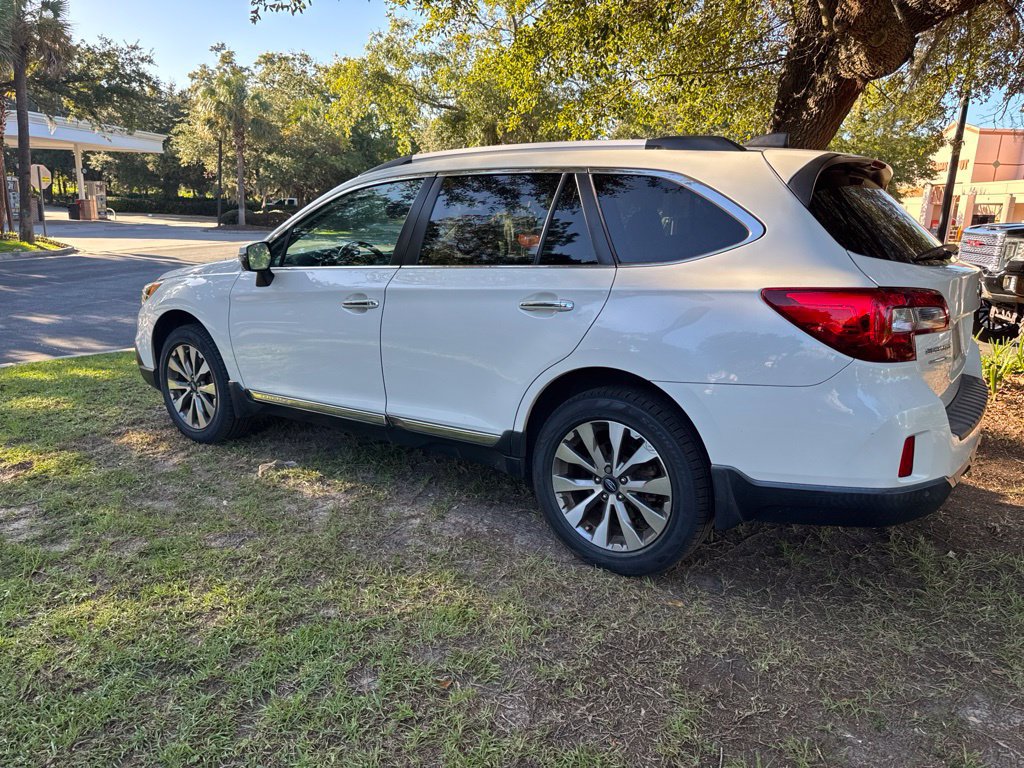 Used 2017 Subaru Outback 2.5i Touring w/ Popular Package #5A AWD/4WD image 5