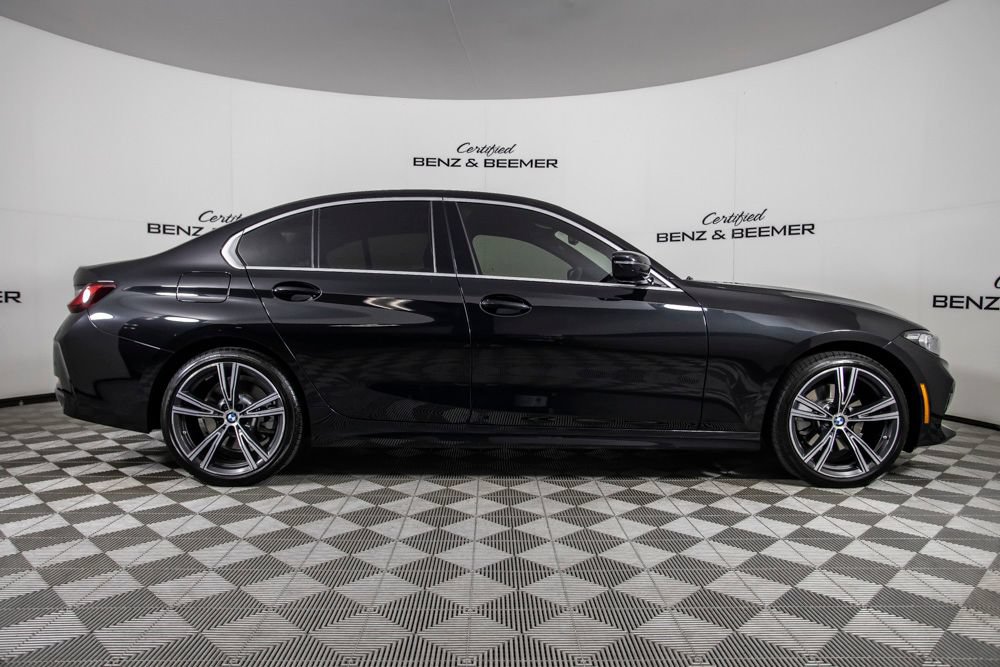 Used 2024 BMW 330i Sedan w/ Convenience Package RWD image 3