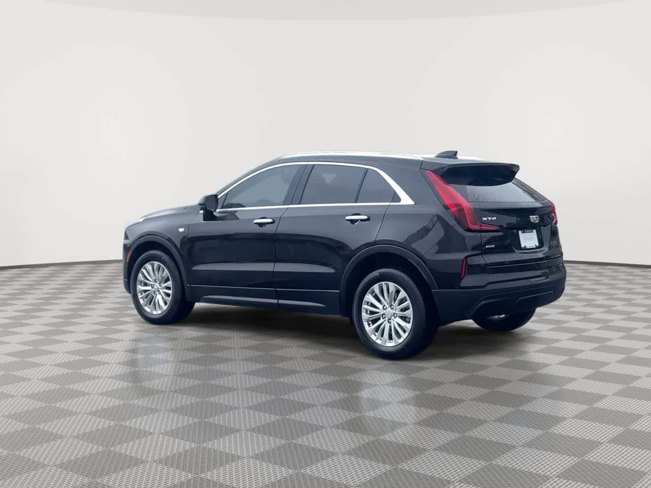 Certified 2024 Cadillac XT4 Luxury w/ Cold Weather Package AWD/4WD image 6