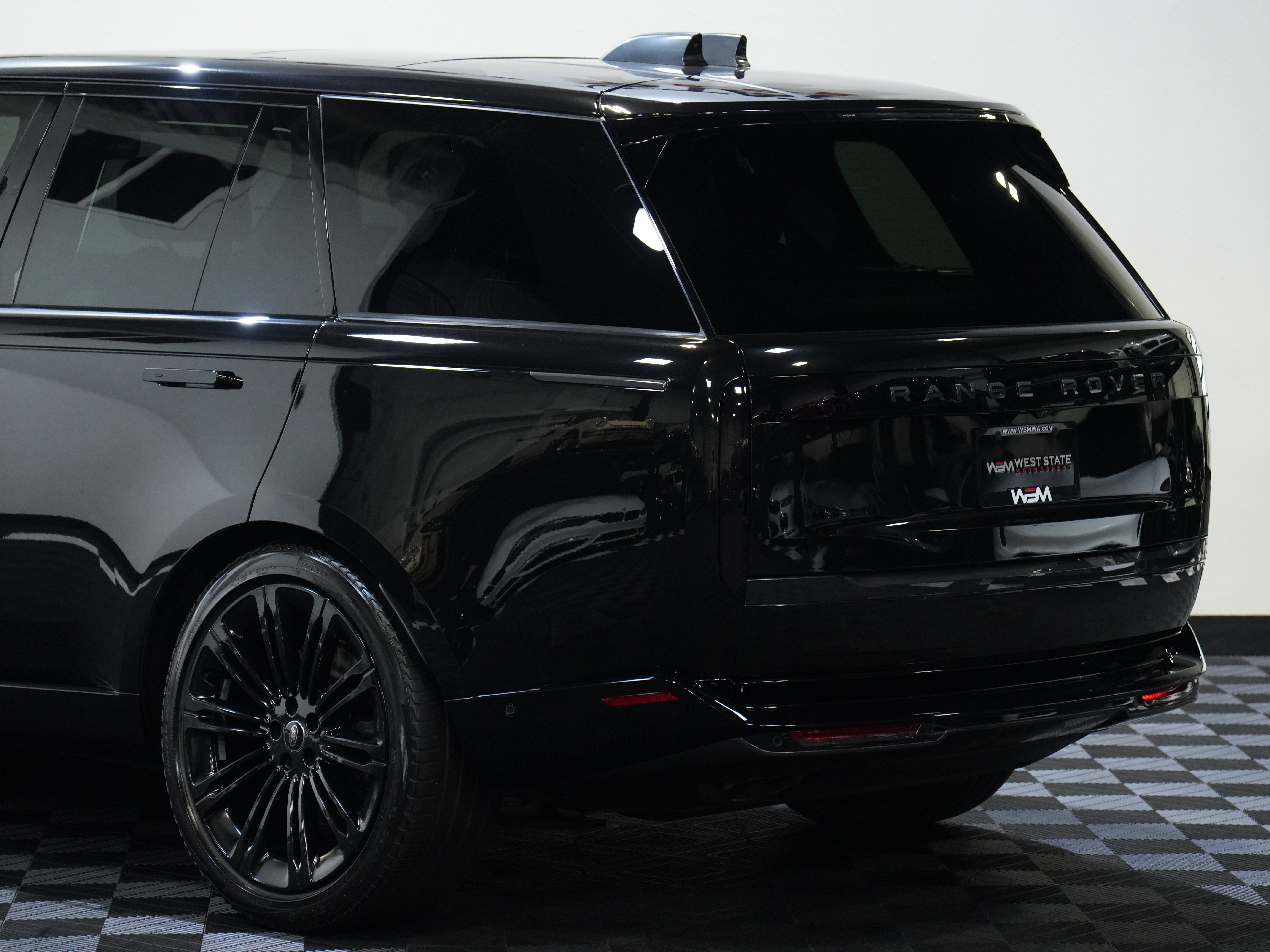 Used 2024 Land Rover Range Rover Autobiography AWD/4WD image 15