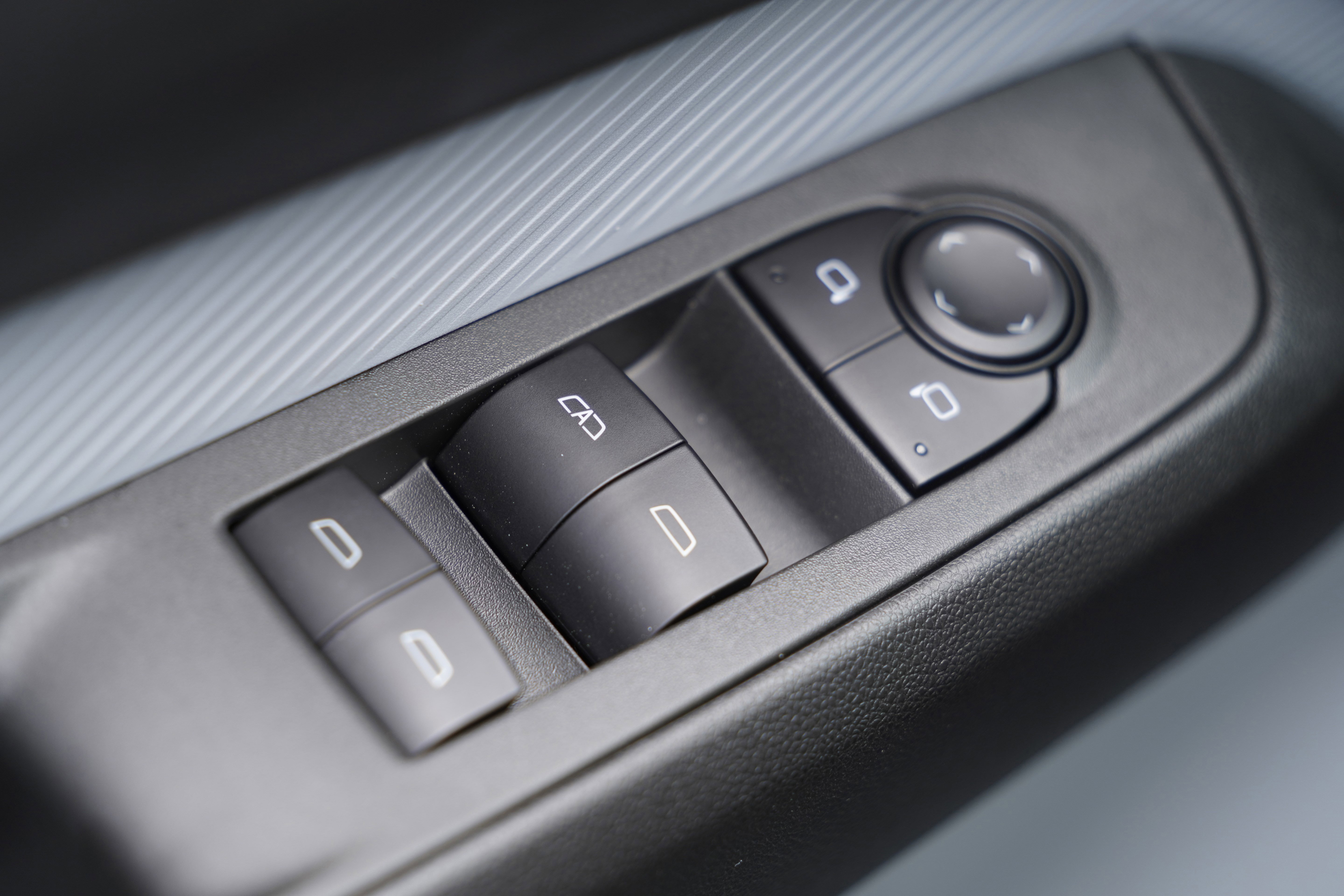 New 2027 Chevrolet Bolt RS w/ Technology Package image 39