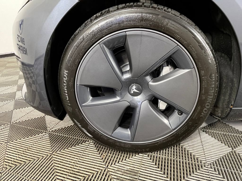 Used 2023 Tesla Model 3 Standard Range image 12