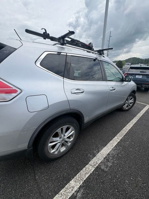 Used 2016 Nissan Rogue SV AWD/4WD image 6