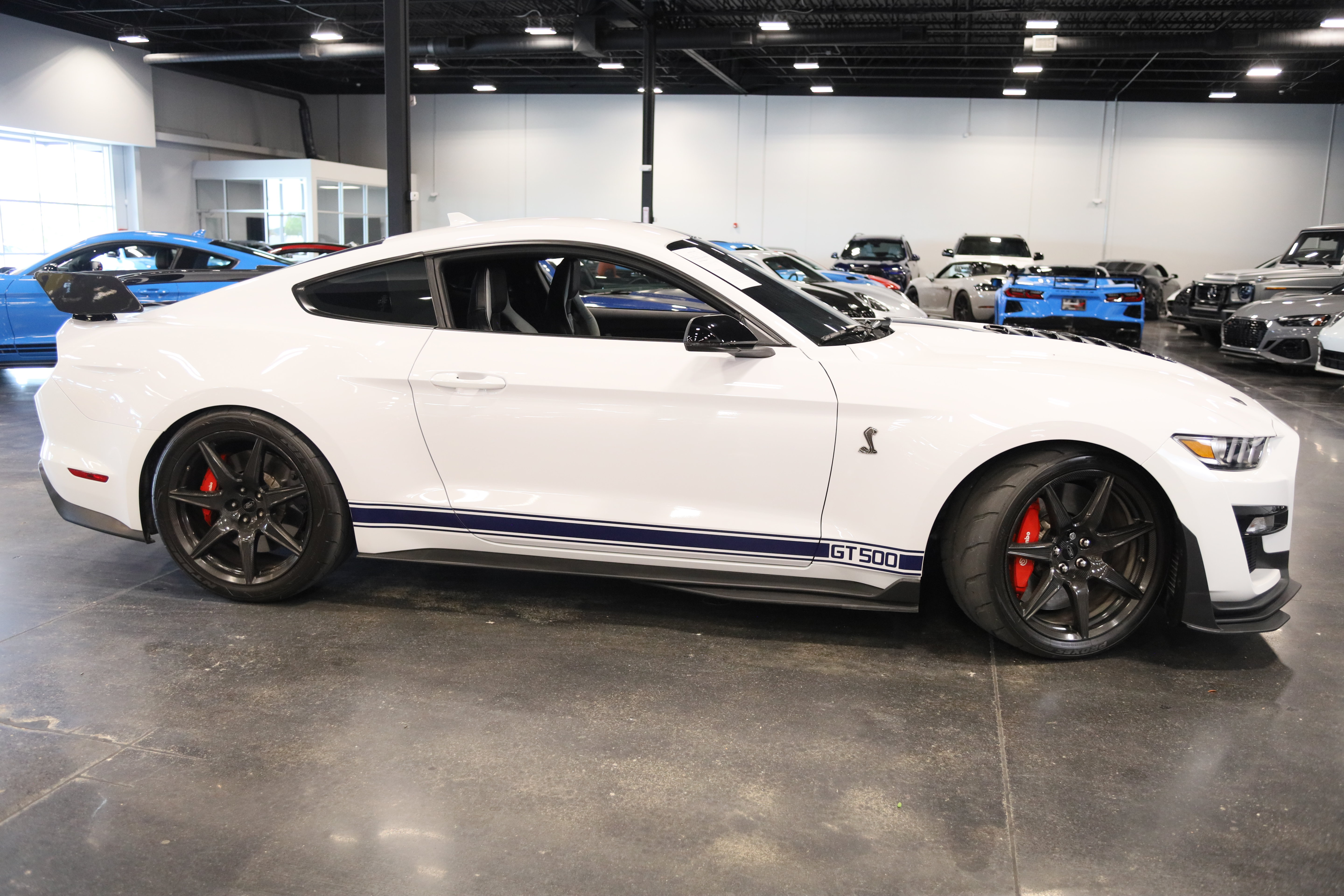 Used 2021 Ford Mustang Shelby GT500 w/ Carbon Fiber Track Pack RWD image 8