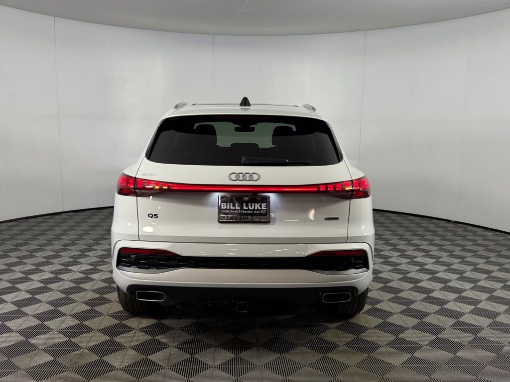 Used 2025 Audi Q5 Premium w/ Convenience Package image 8