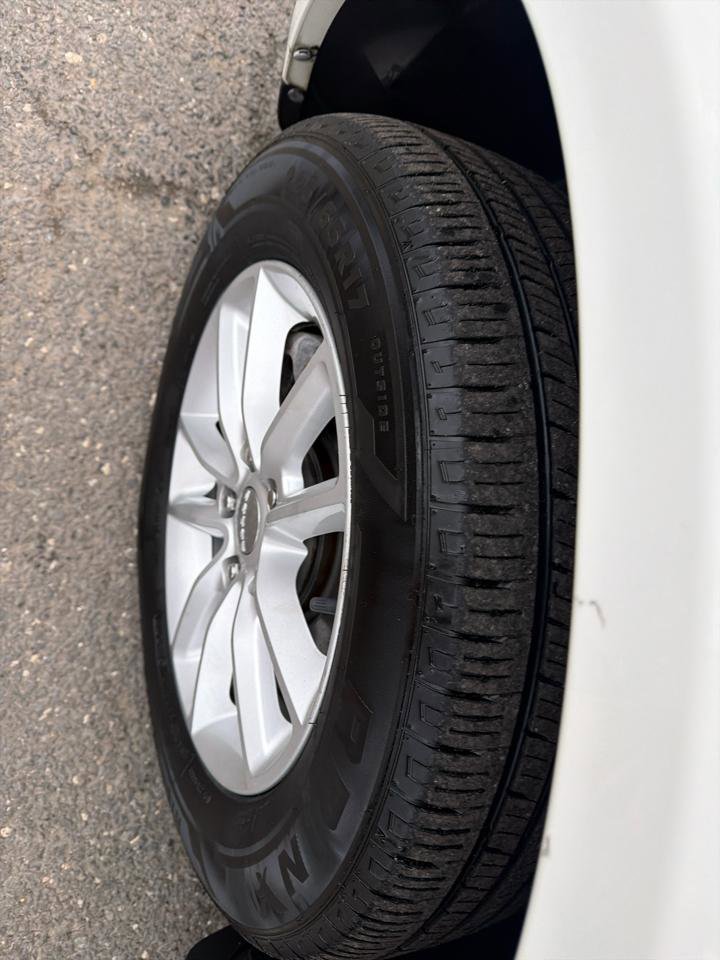 Used 2015 Dodge Journey SXT w/ Flexible Seating Group image 12