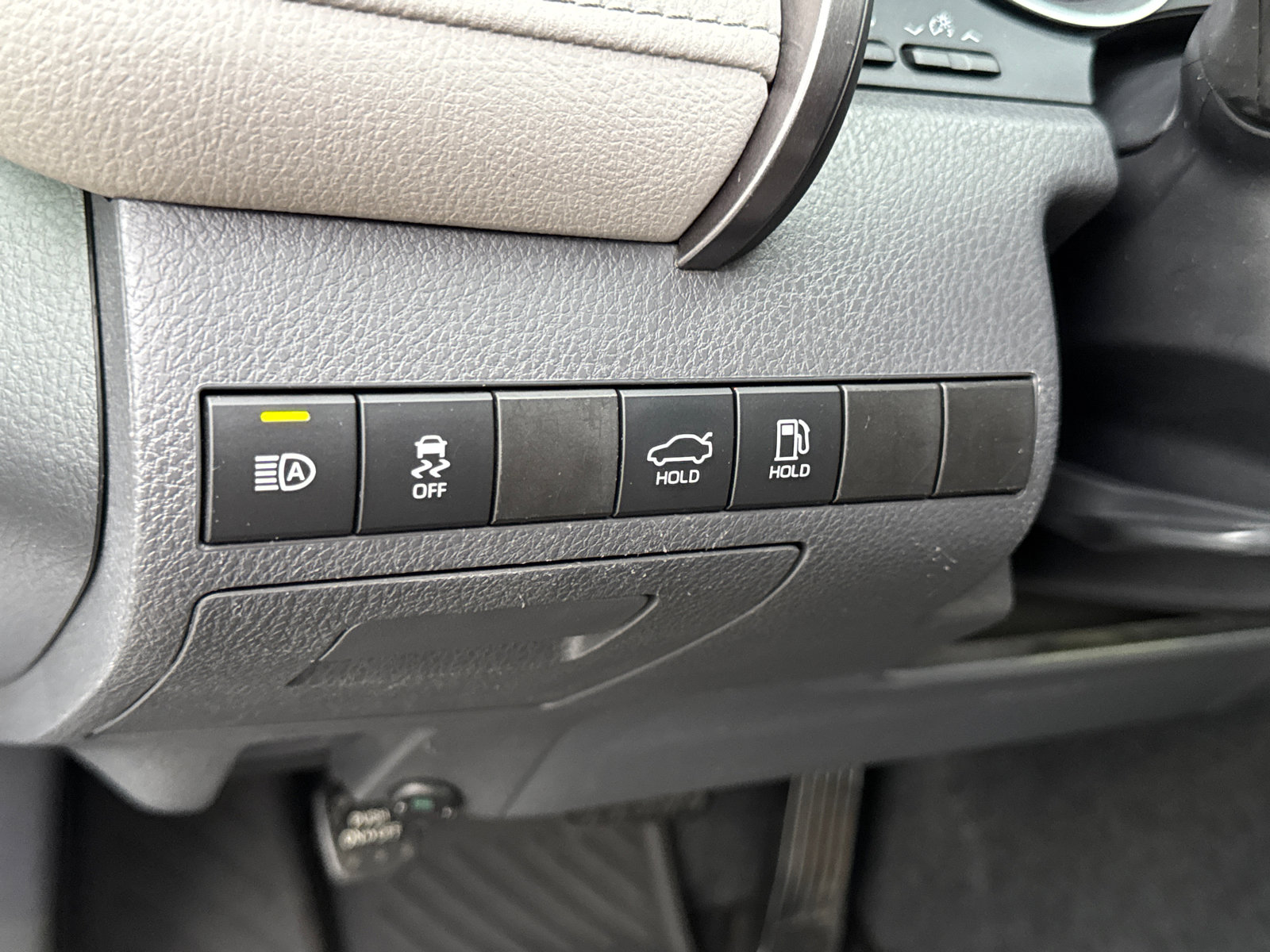 Certified 2024 Toyota Camry LE image 28