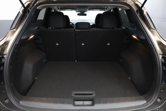 Used 2025 Nissan Kicks SV image 25