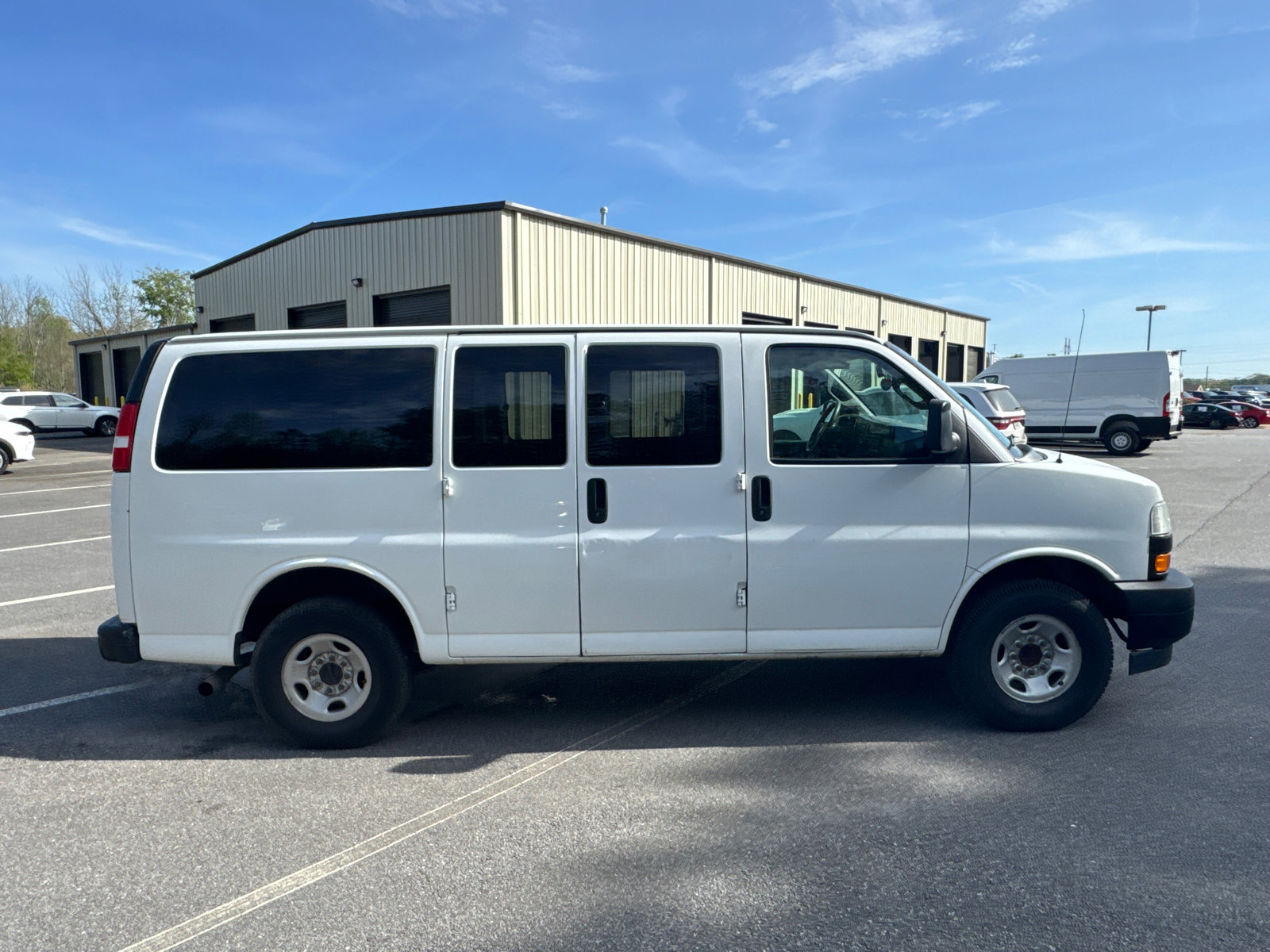 Used 2019 Chevrolet Express 3500 LS image 4