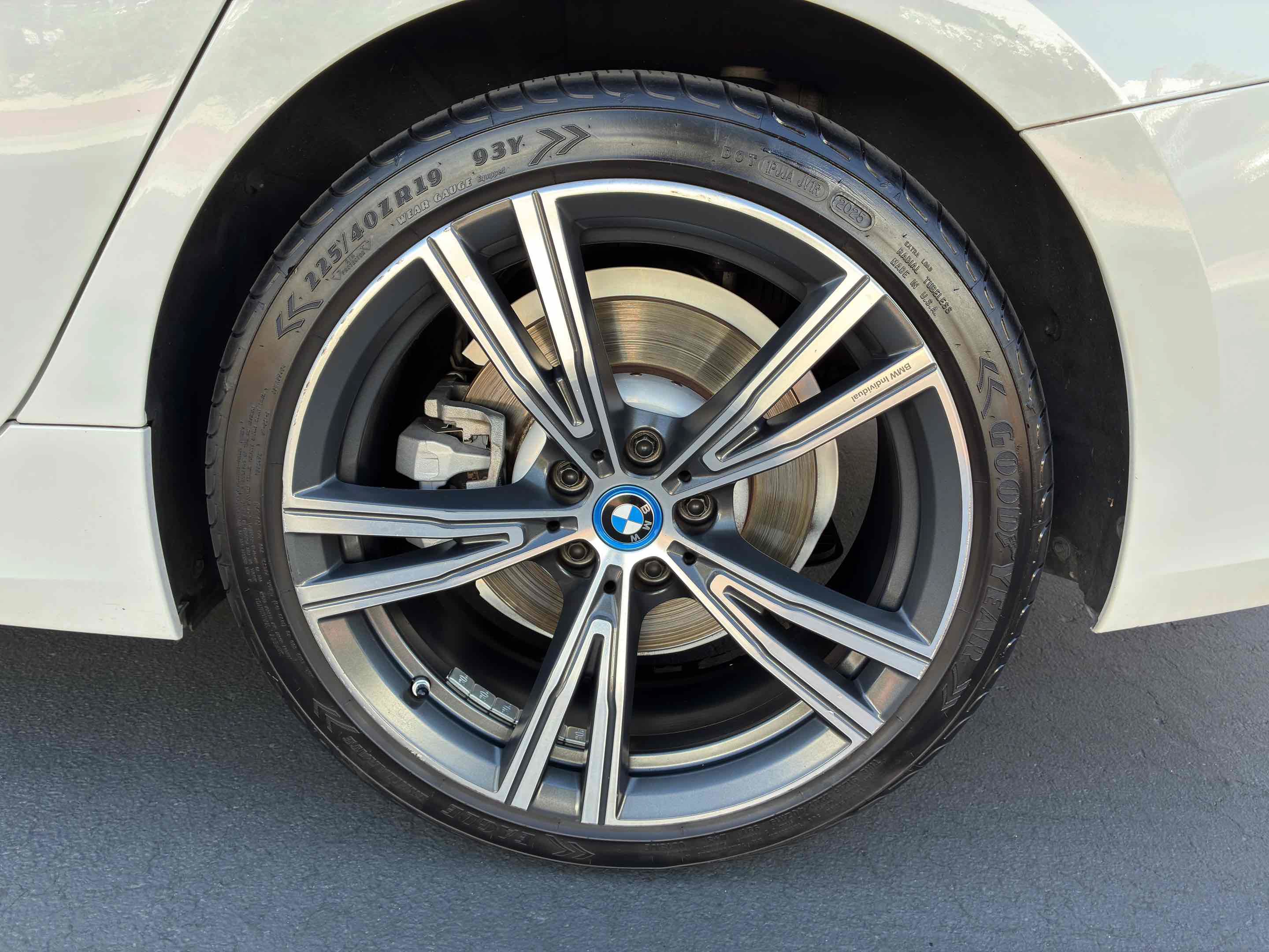 Used 2022 BMW 330e w/ Driving Assistance Package RWD image 16