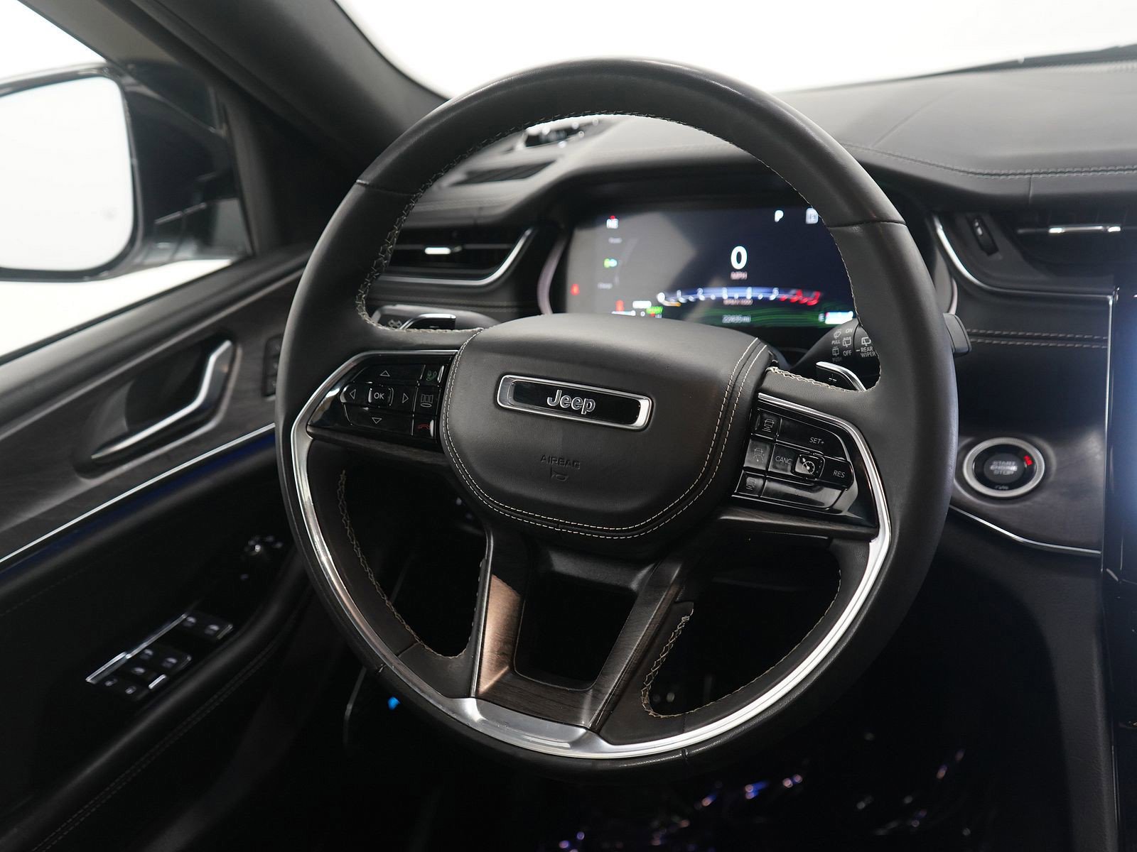 Used 2023 Jeep Grand Cherokee Overland image 14