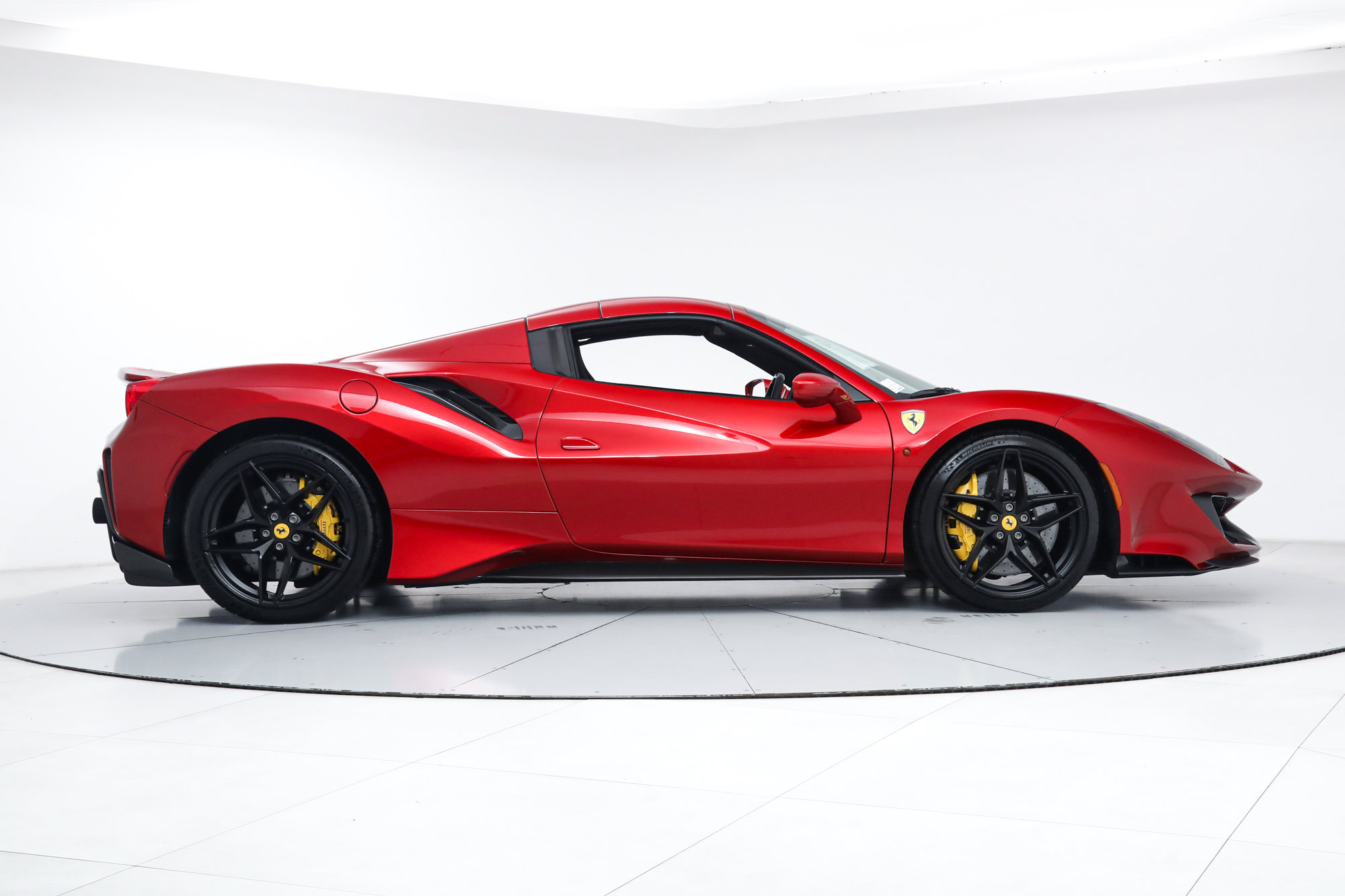 Certified 2020 Ferrari 488 Pista Spider RWD image 11