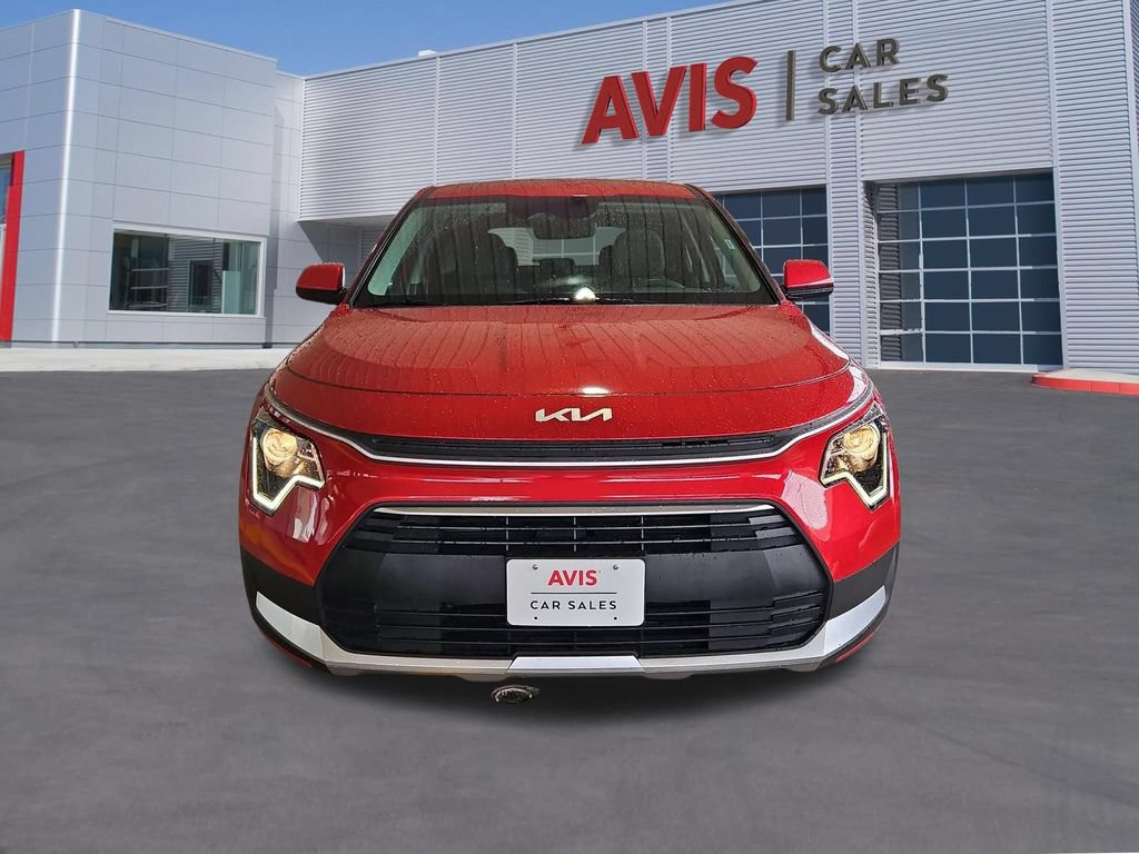 Used 2025 Kia Niro LX FWD image 2
