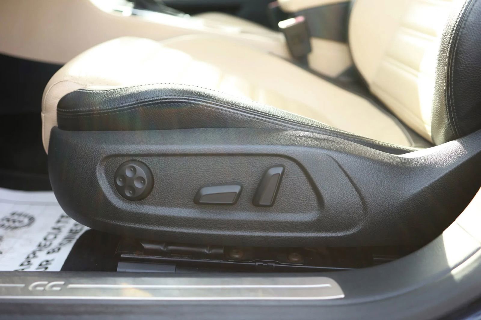 Used 2013 Volkswagen CC R-Line FWD image 18