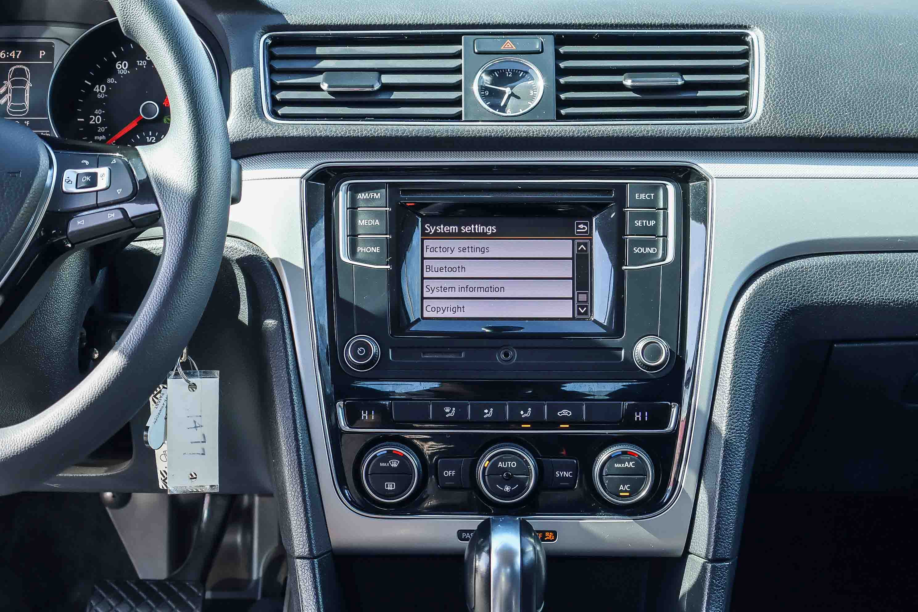 Used 2016 Volkswagen Passat 1.8T S image 7