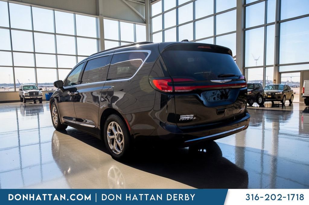 Used 2023 Chrysler Pacifica Limited FWD image 26