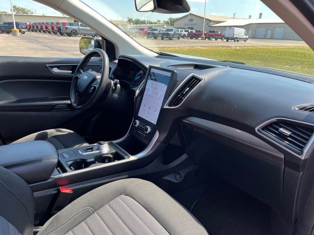 Used 2024 Ford Edge SE w/ Black Appearance Package image 21