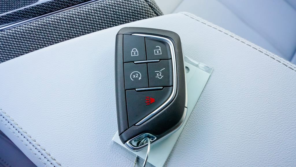 New 2026 Cadillac Optiq Sport 1 w/ LPO, Floor Liner Package image 24