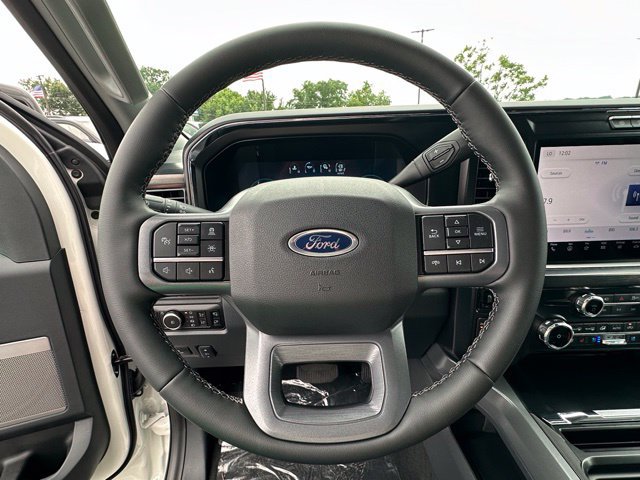 New 2026 Ford F250 Lariat w/ Black Appearance Package AWD/4WD image 8