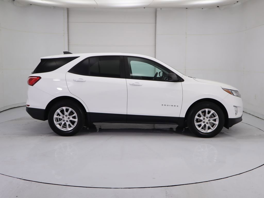 Used 2021 Chevrolet Equinox LS w/ LS Convenience Package image 4