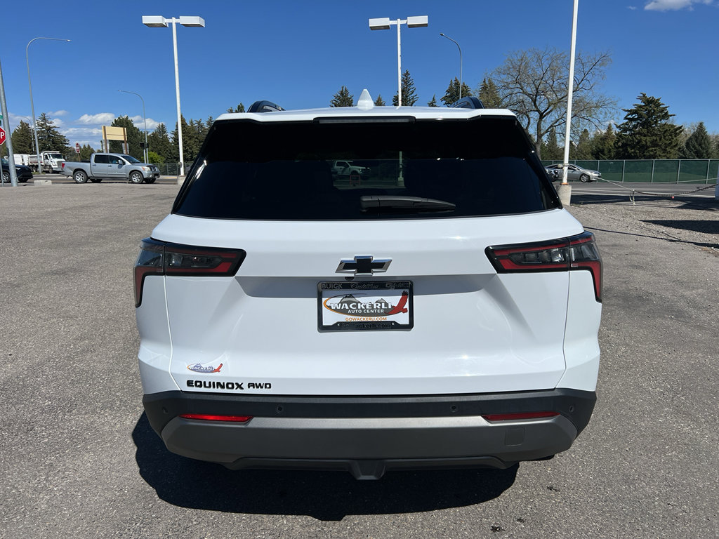 Used 2025 Chevrolet Equinox LT w/ Convenience Package II AWD/4WD image 4