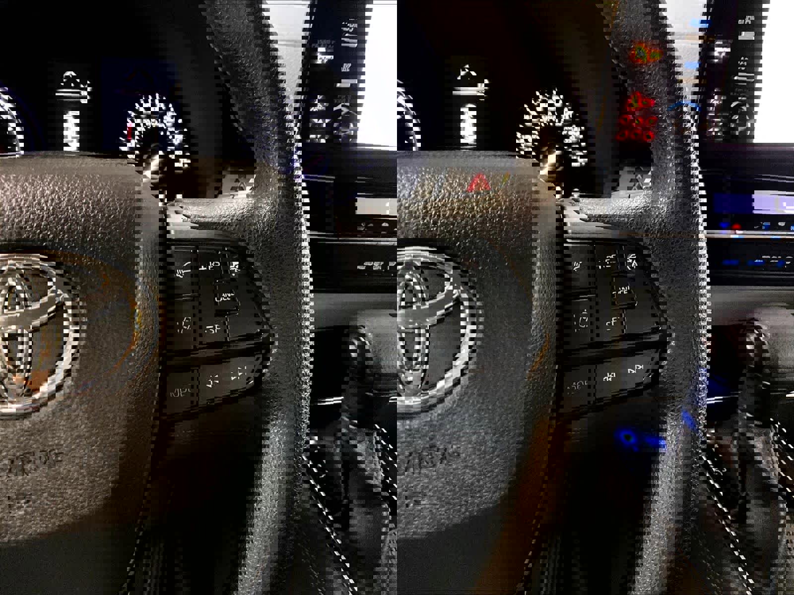 Used 2024 Toyota Sienna LE image 25