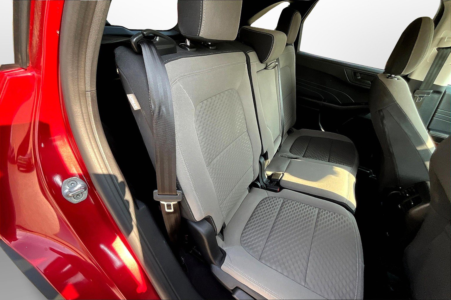 Used 2022 Ford Escape SE w/ SE Sport Appearance Package AWD/4WD image 17