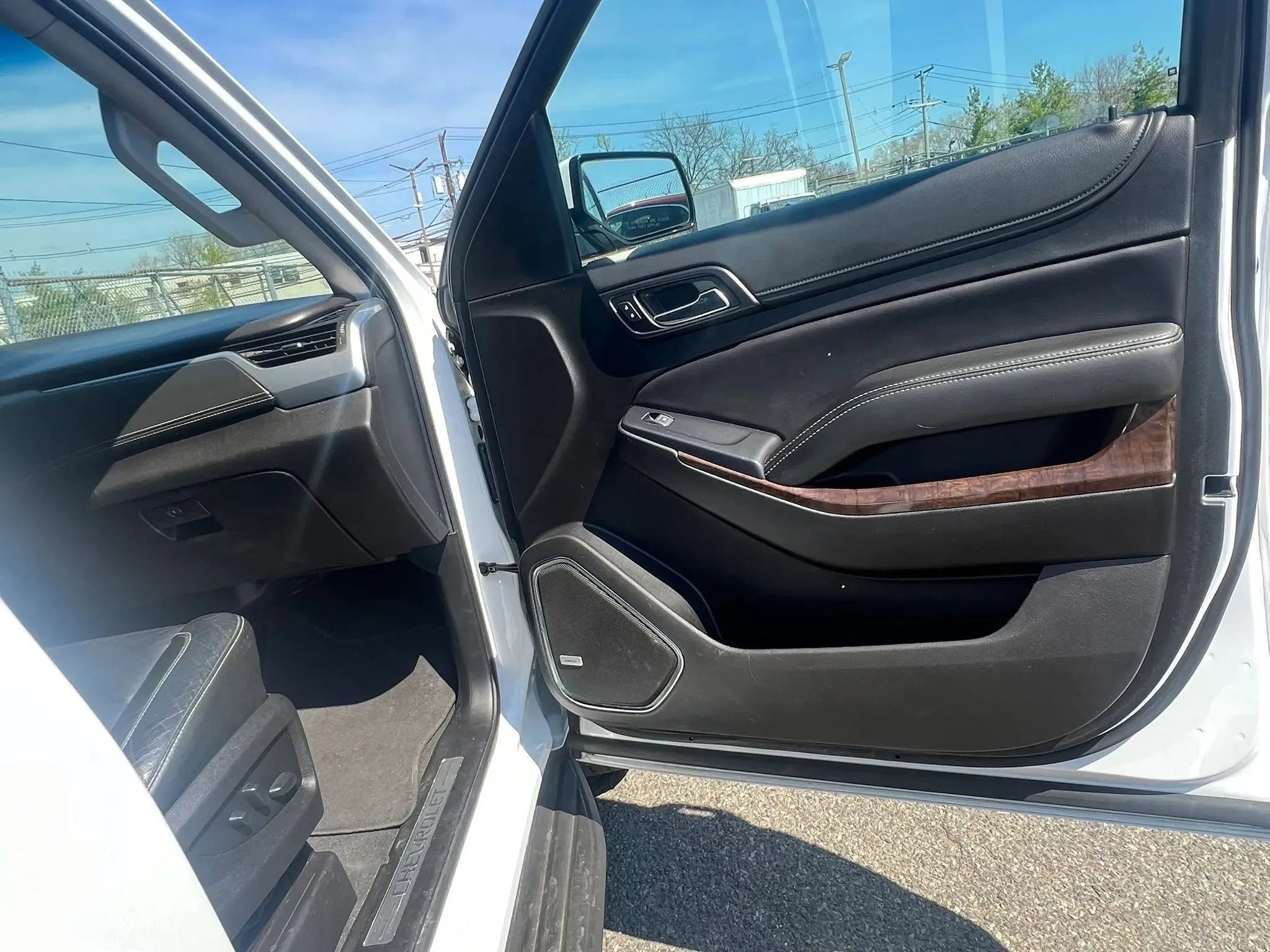 Used 2019 Chevrolet Suburban LT AWD/4WD image 31