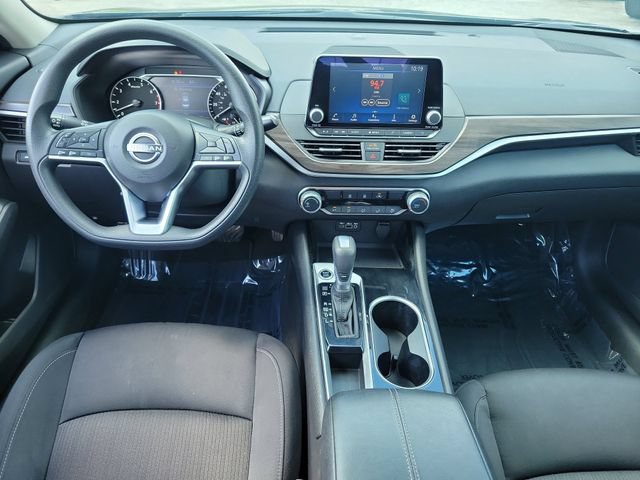 Used 2024 Nissan Altima 2.5 SV FWD image 16