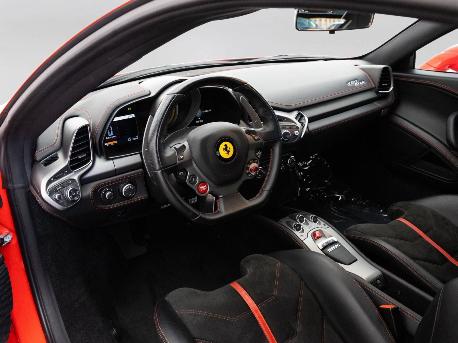 Used 2012 Ferrari 458 Italia Coupe RWD image 18