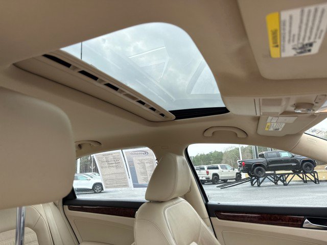 Used 2013 Volkswagen Passat TDI SEL Premium image 12