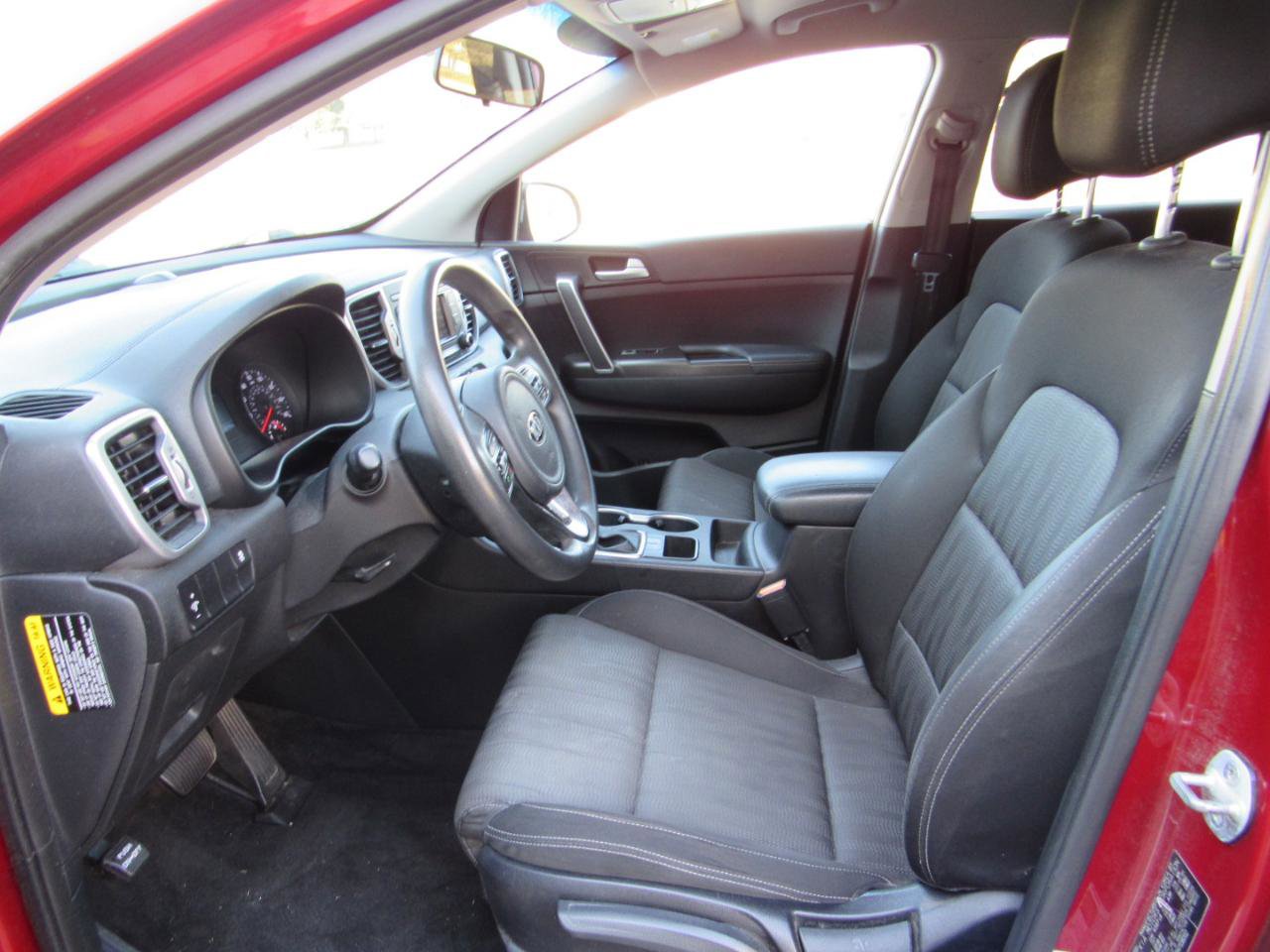 Used 2017 Kia Sportage LX FWD image 4