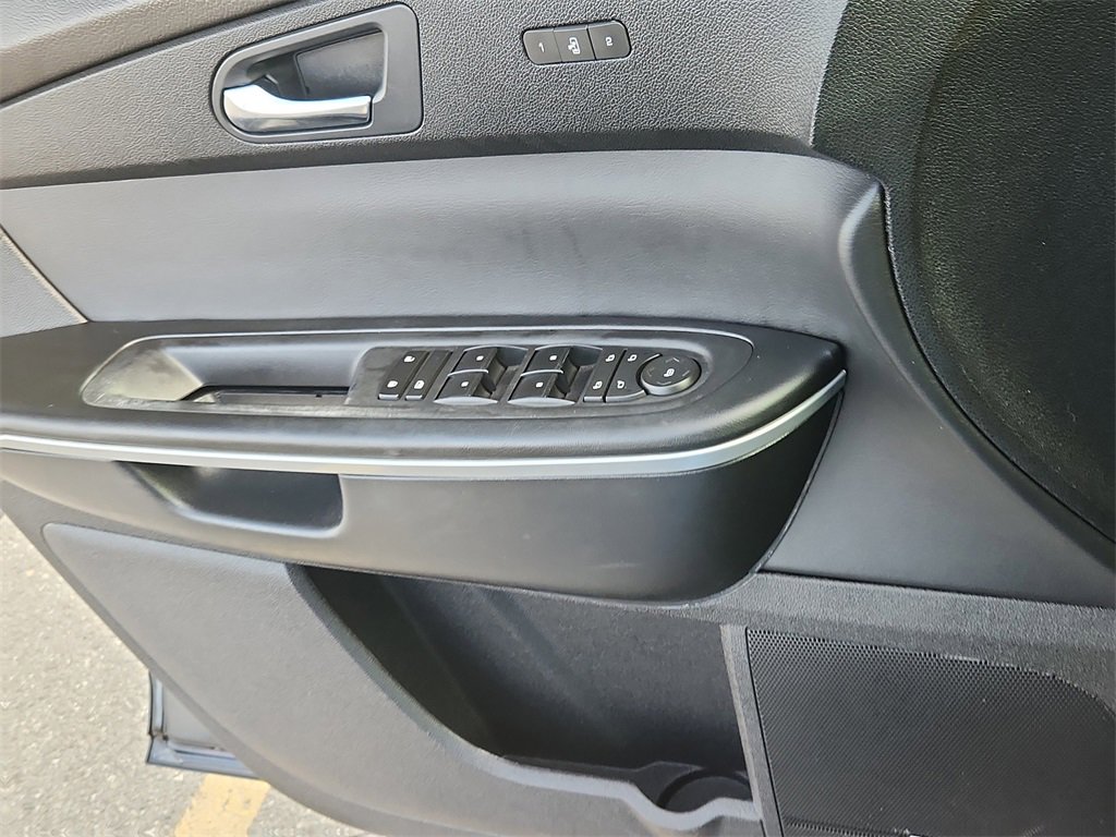 Used 2011 GMC Acadia SLT w/ LPO, 'HIT The Road' Package image 9