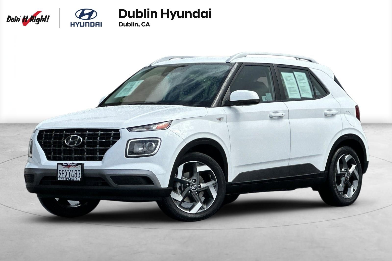 Used 2025 Hyundai Venue SEL image 1