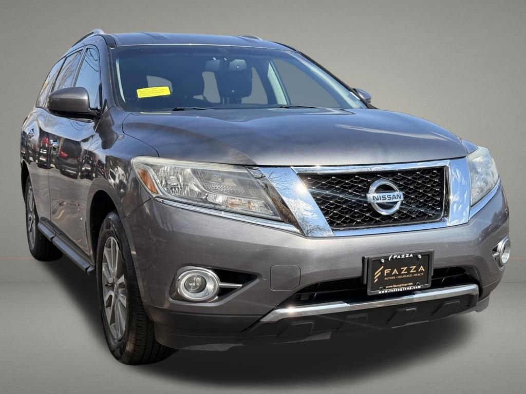 Used 2016 Nissan Pathfinder SV image 8