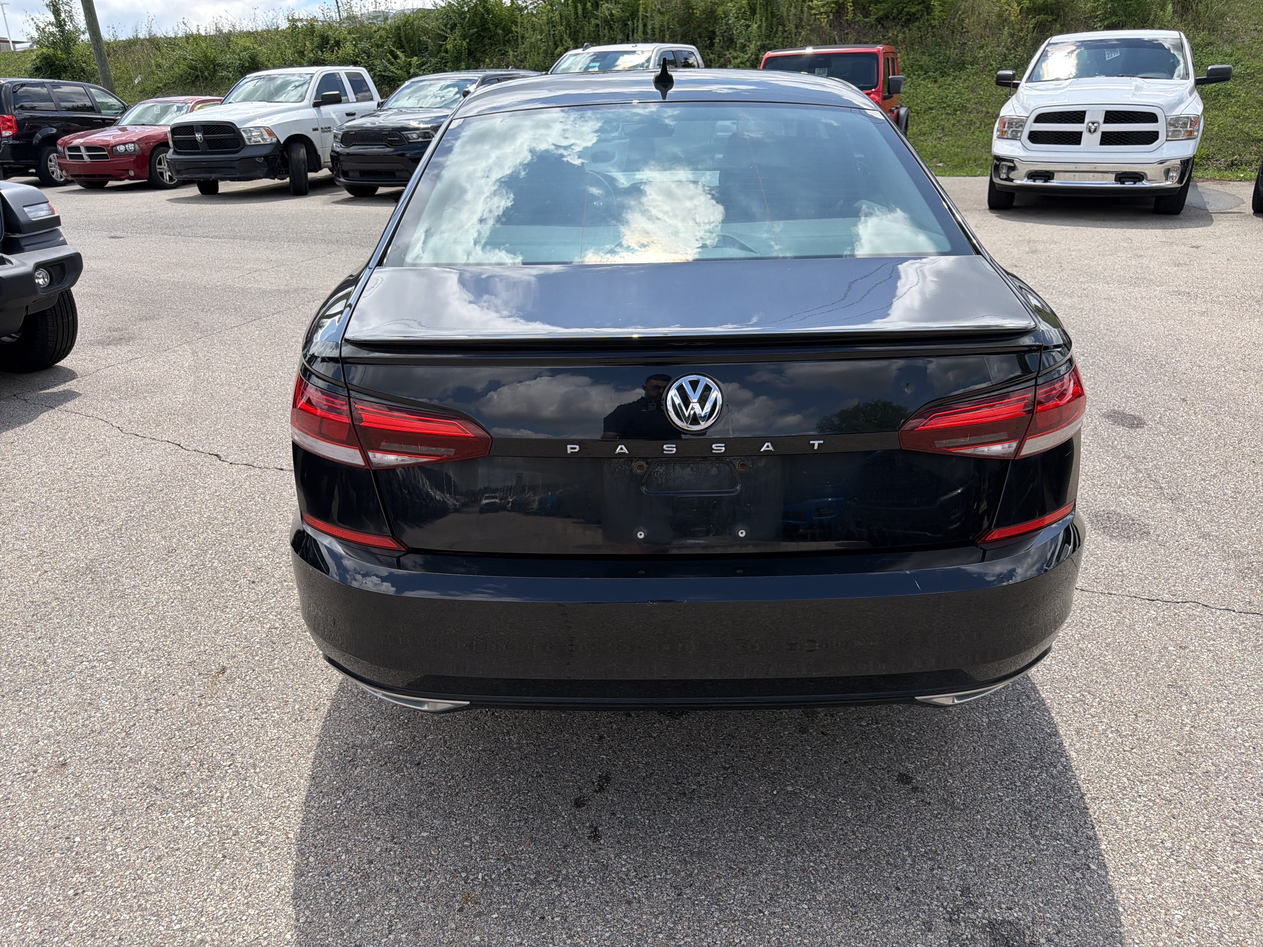 Used 2020 Volkswagen Passat 2.0T R-Line FWD image 10