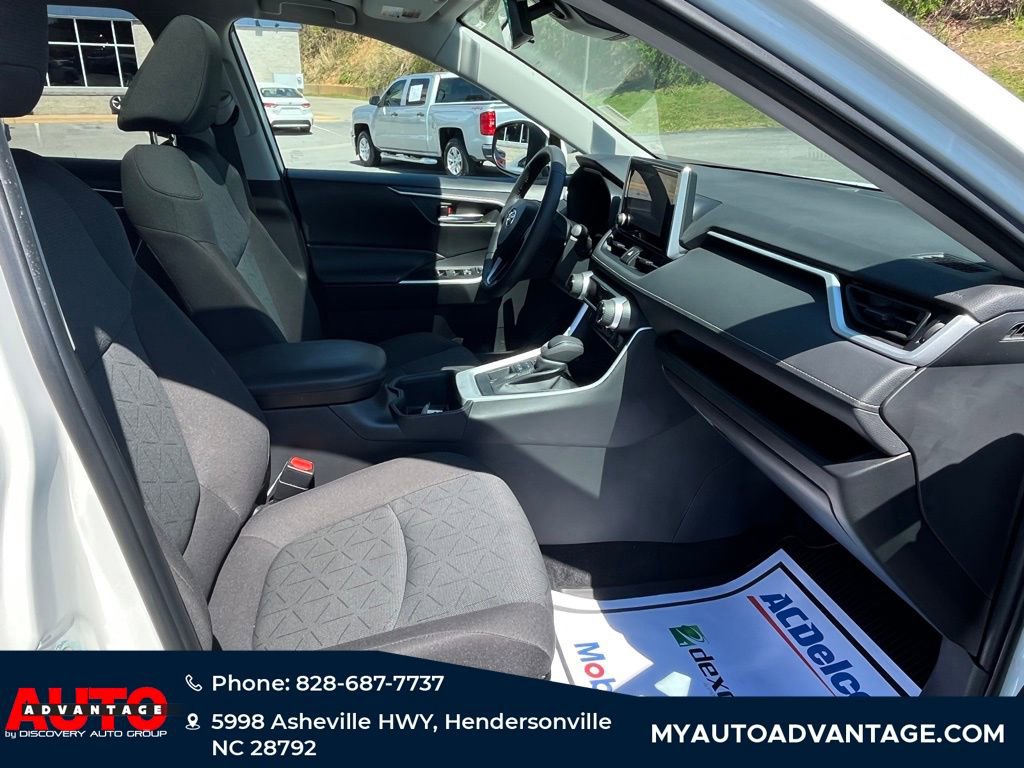 Used 2024 Toyota RAV4 XLE w/ Convenience Package image 25