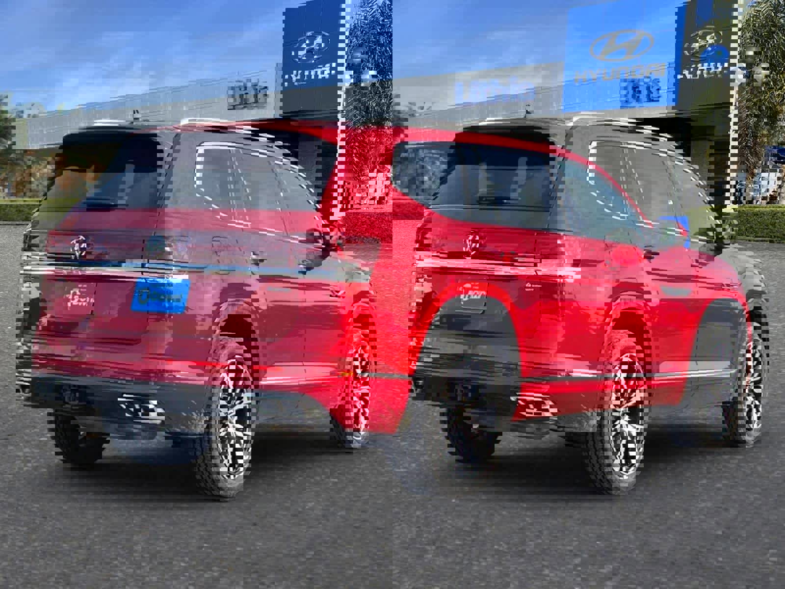 Used 2024 Volkswagen Atlas SEL Premium R-Line image 3