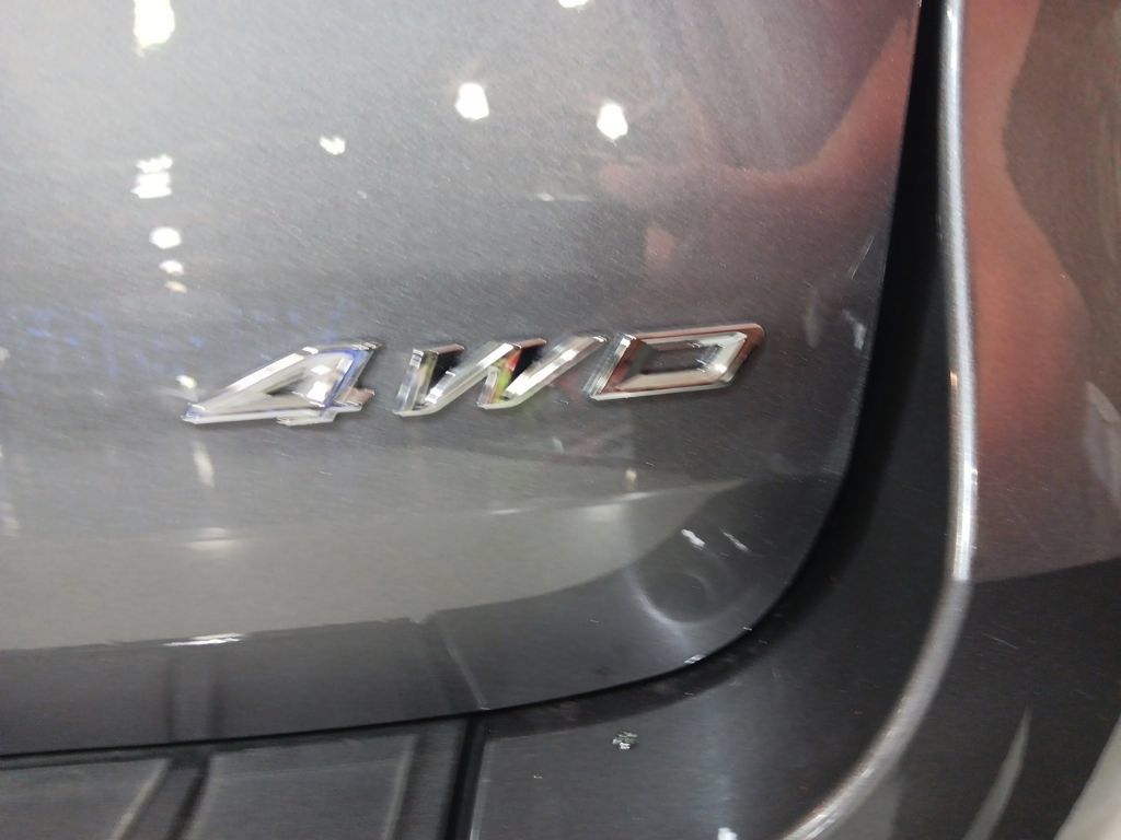 Used 2021 Ford Explorer Limited w/ Equipment Group 301A AWD/4WD image 17