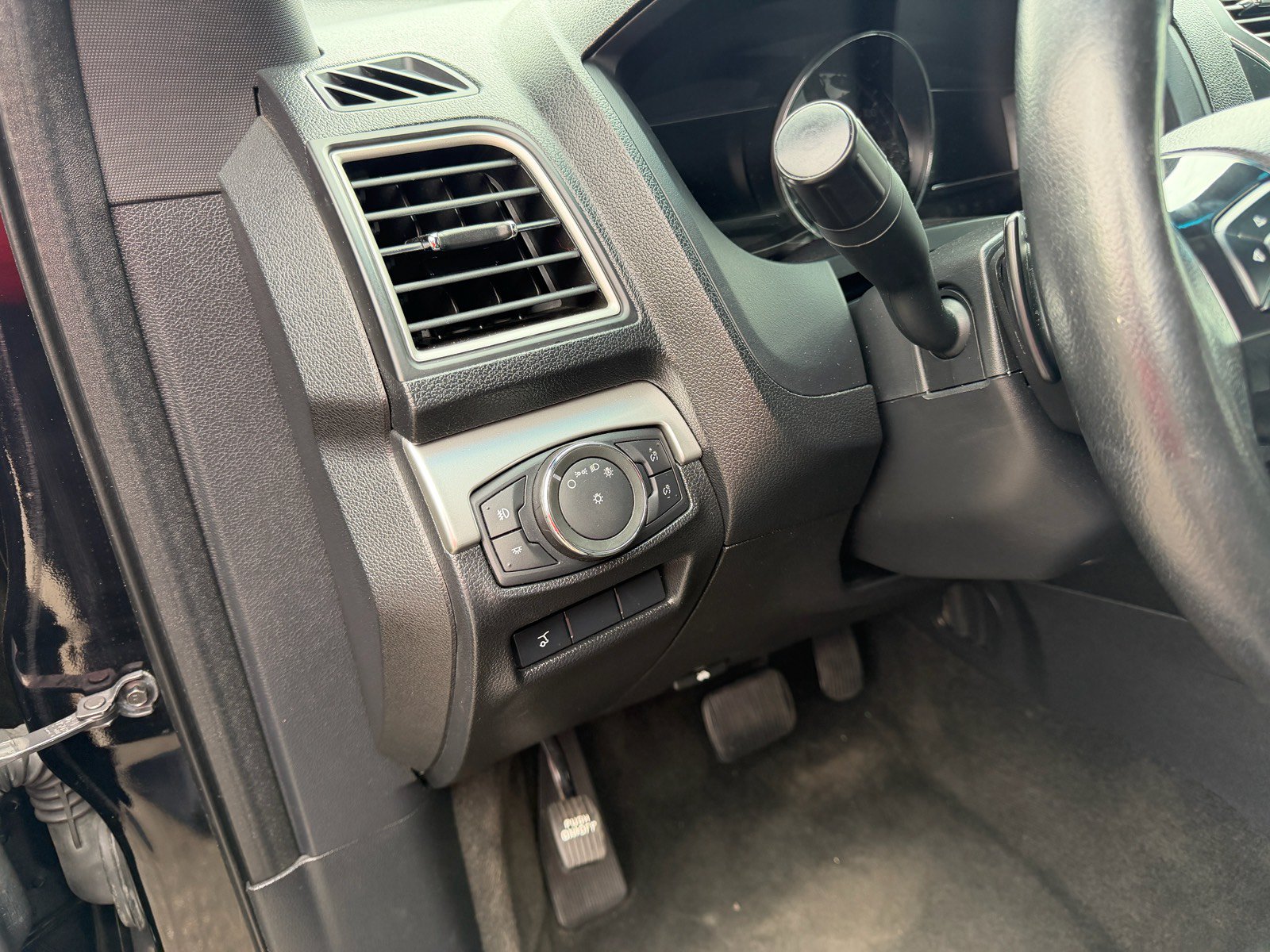 Used 2017 Ford Explorer XLT w/ Equipment Group 202A FWD image 22