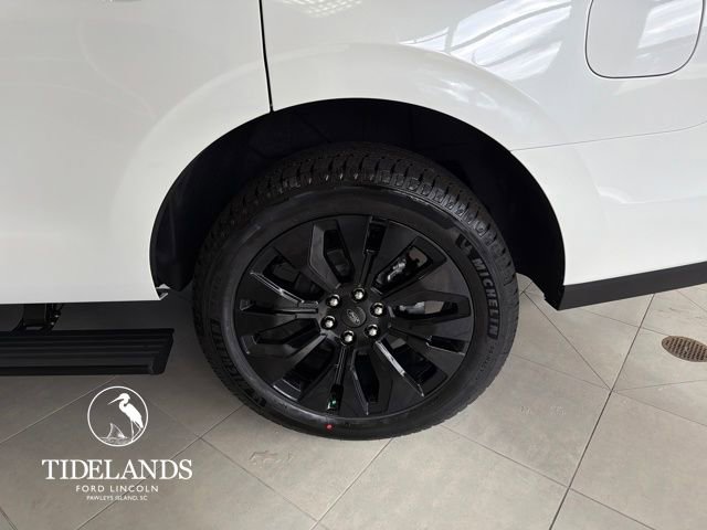 New 2025 Ford Expedition Platinum w/ Stealth Appearance Package image 31