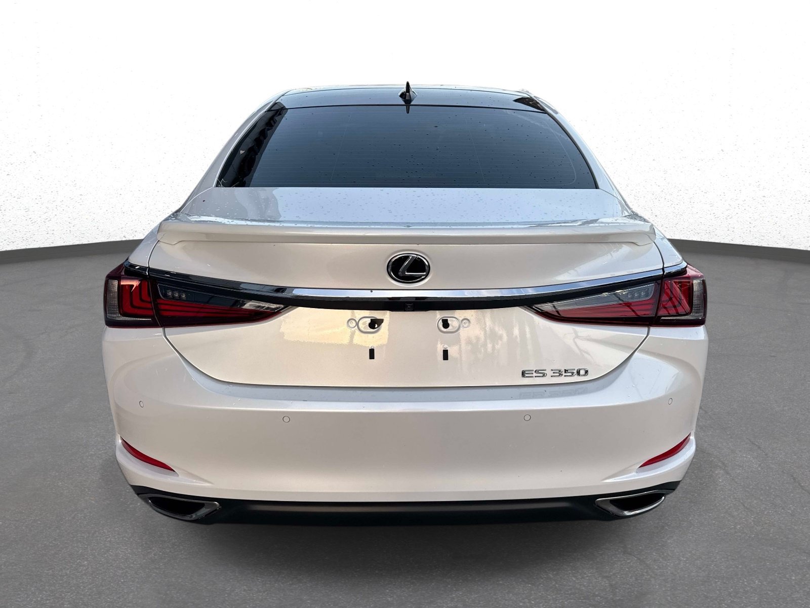 Certified 2022 Lexus ES 350 Ultra Luxury w/ Accessory Package FWD image 4