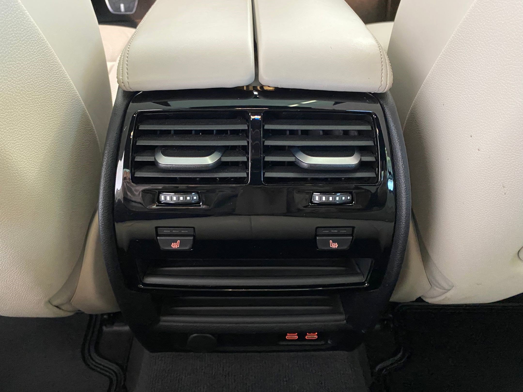 Certified 2023 BMW 530e xDrive w/ M Sport Package image 29