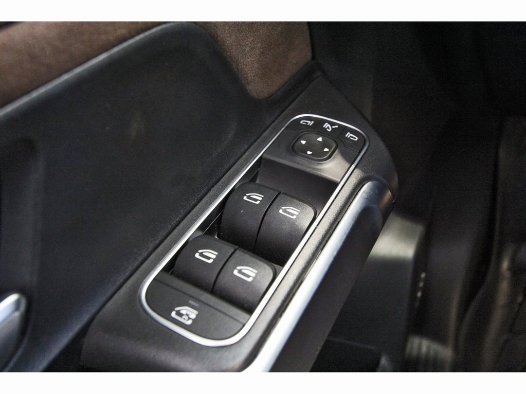 Used 2024 Mercedes-Benz GLB 35 AMG 4MATIC image 10