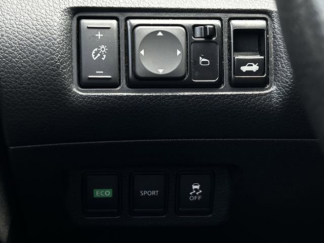 Used 2015 Nissan Sentra SR FWD image 25