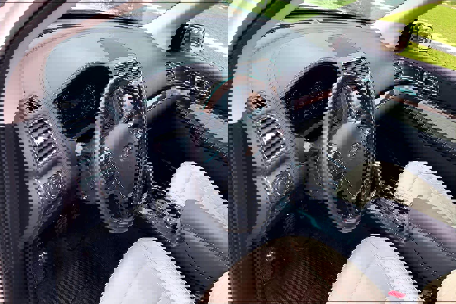 Used 2016 Ford Explorer Platinum image 18